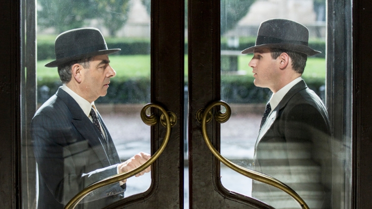Rowan Atkinson überzeugt als Charakterdarsteller.