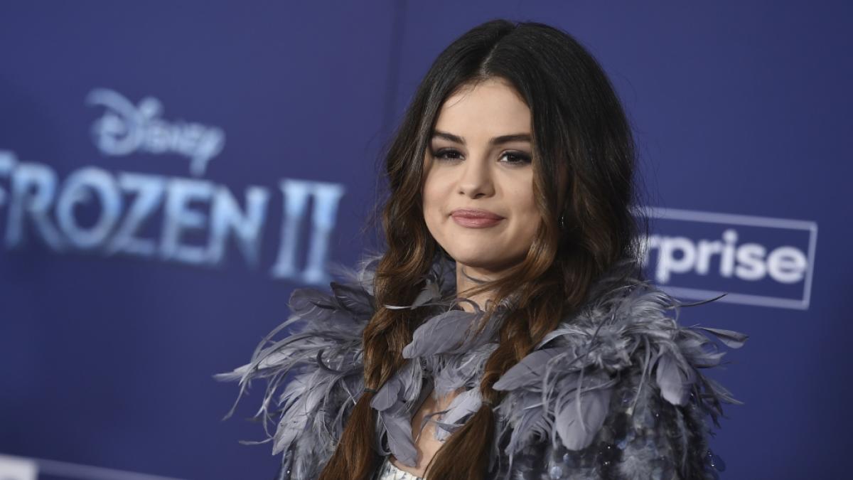 Selena Gomez zeigte ihr sexy Presse-Outfit. (Foto)