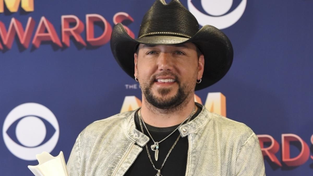 US-Countrys&auml;nger Jason Aldean musste aufgrund eines medizinischen Zwischenfalls ein Konzert abbrechen - wie geht es dem Musiker jetzt? (Foto)