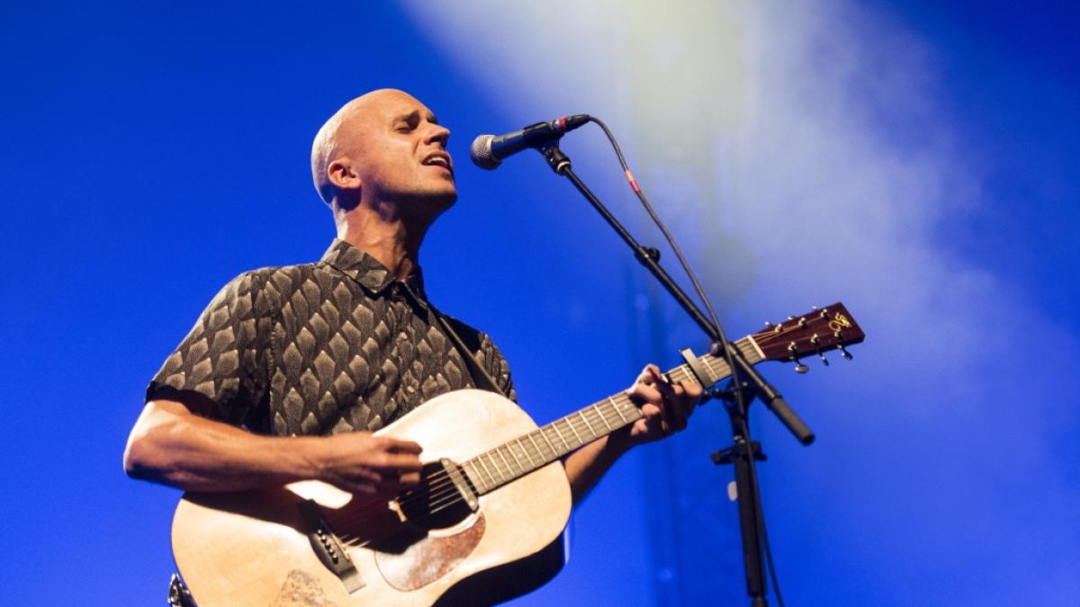 S&auml;nger Milow in seinem Element. (Foto)