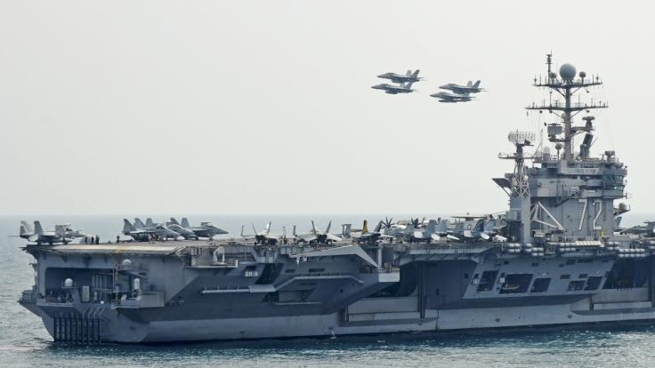 USA verlegen die USS Abraham Lincoln.
