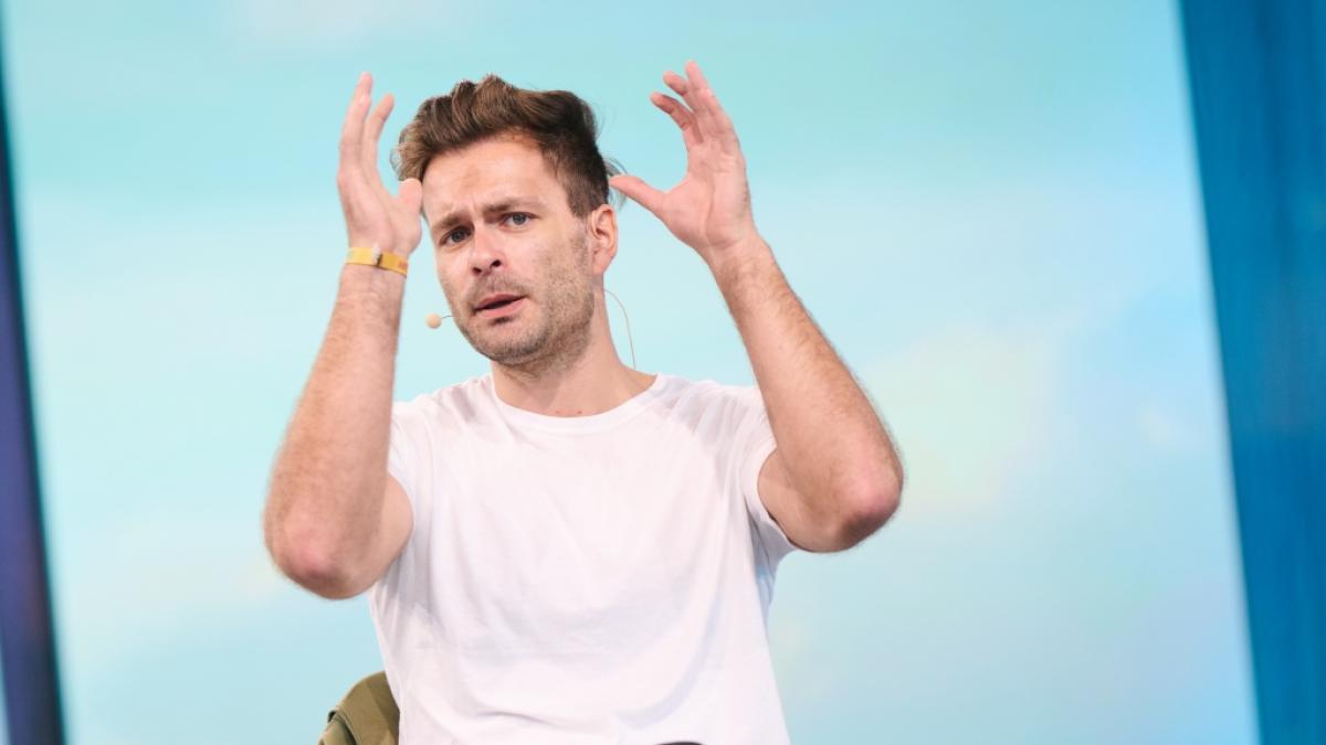 Tilo Jung, Creator und editor-in-chief bei Jung  Naiv spricht auf der re:publica 2022. (Foto)
