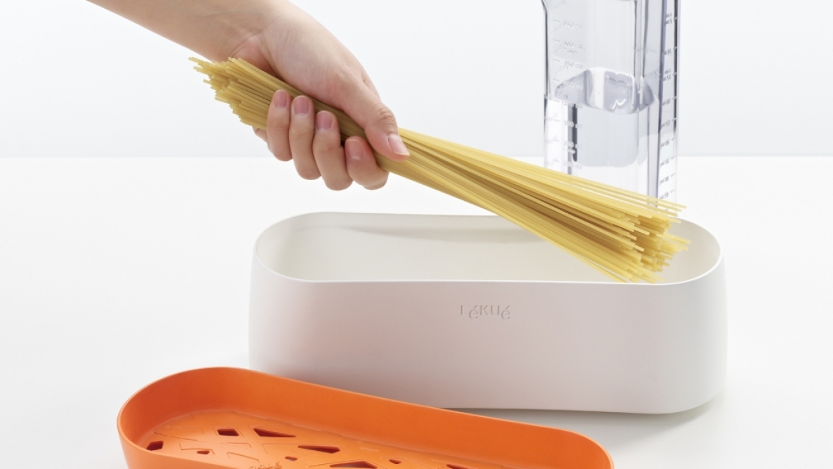 K&ouml;stliche Pasta im Handumdrehen: Mit dem Nudelkocher f&uuml;r die Mikrowelle gelingt das ohne Kochtopf. (Foto)