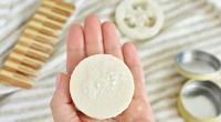 Wie gut sind feste Shampoos und Haarseifen wirklich? Ökotest macht den Test.