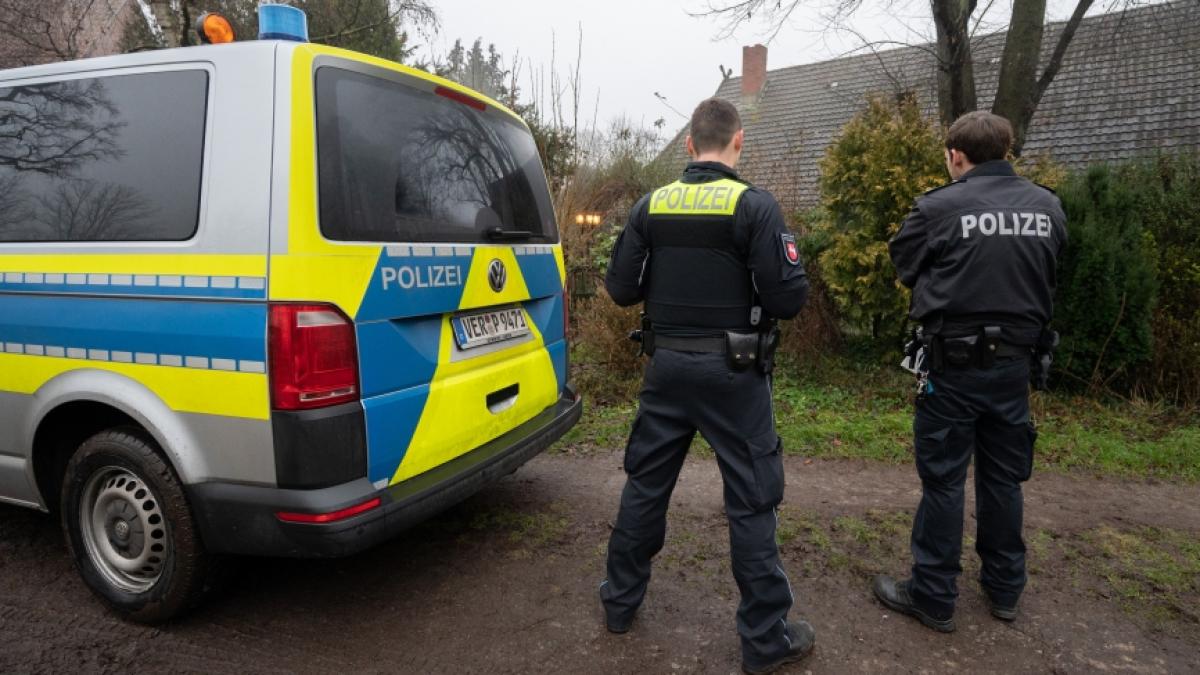 Die Polizei sucht nach dem Auffinden zweier Leichen in Fischerhude weiter nach dem mutma&szlig;lichen T&auml;ter. (Foto)