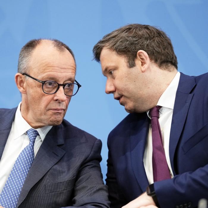 Böse Überraschung für den Kanzler - Merz fällt auf neuen Tiefpunkt