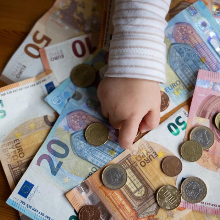 FDP-Politiker fordert Kindergeld-Halbierung und stößt auf breite Ablehnung