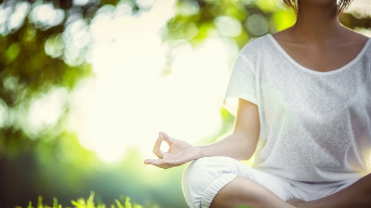 Yoga in Kombination mit Detox-Ernährung kann wahre Wunder bewirken.