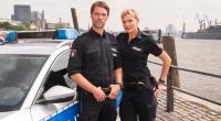 Sanna Englund als Melanie Hansen (r.) und ihr Kollege Matthias Schloo als Mattes Seeler in 