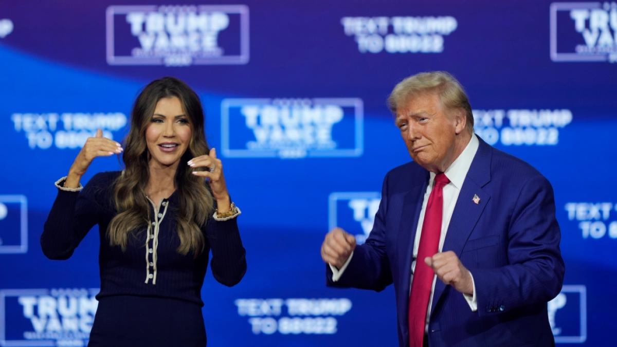 Eine Reihe haarstr&auml;ubender Fehltritte kostete Kristi Noem ihren Job als US-Heimatschutzministerin - nicht mal First Lady Melania Trump konnte Noem vor dem Absturz bewahren. (Foto)