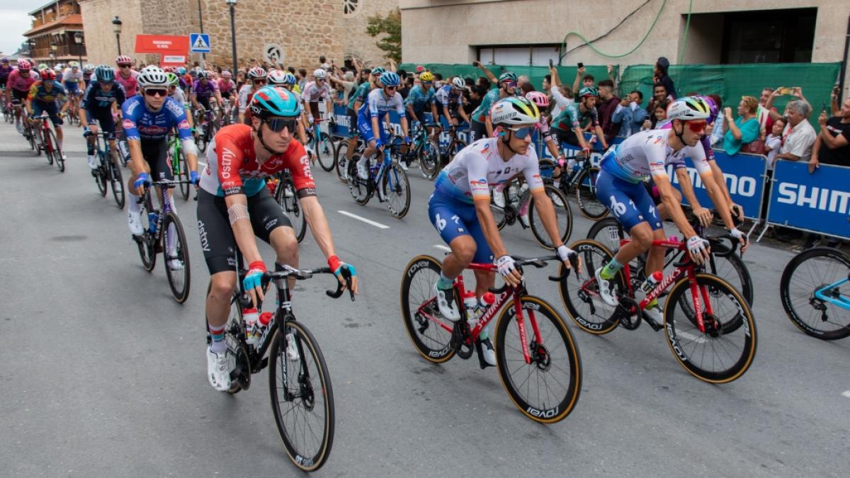 2024 warten neben der der Vuelta a Espa&ntilde;a und den UCI-Radsport-Weltmeisterschaften auch zahlreiche Rundfahrten auf die Radsport-Fahrer und -Fans. (Foto)