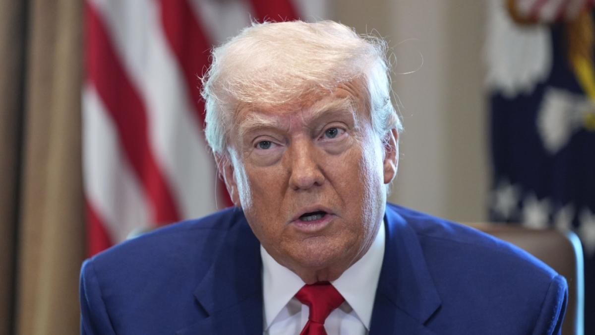 Donald Trump ist laut James Carville von Verr&auml;tern umgeben. (Foto)