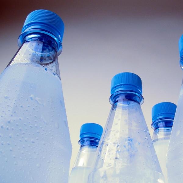 Der große Mineralwasser-Test! DAS ist das beste Wasser