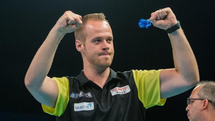 Grund zum Jubeln: Max Hopp hat sich über die Wltrangliste für die Darts-WM 2019 im Alexandra Palace qualifiziert.