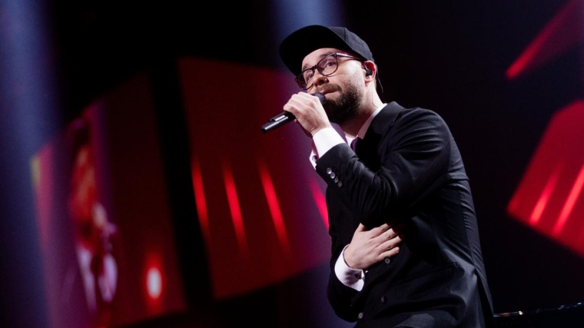 "Ohne Kappe? Ohne mich!" Mark Forster und sein Basecap sind bei jedem Auftritt unzertrennlich. (Foto)