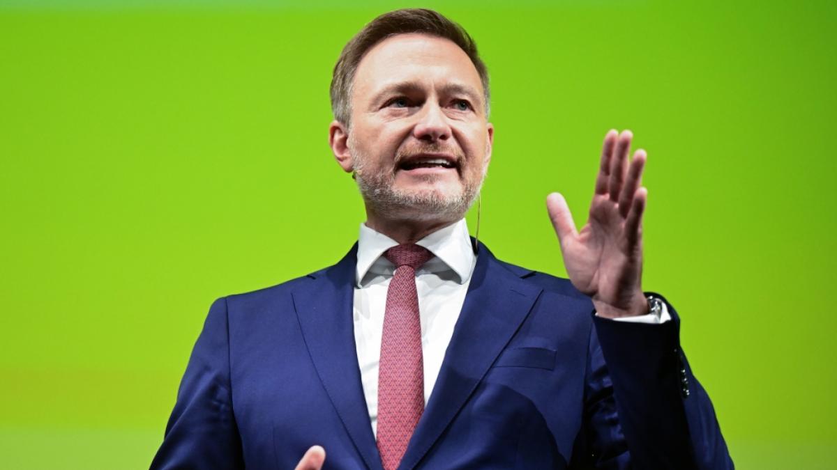 Christian Lindner wurde jetzt w&auml;hrend der traditionellen FDP-Dreik&ouml;nigsversammlung von Aktivisten gest&ouml;rt. (Foto)