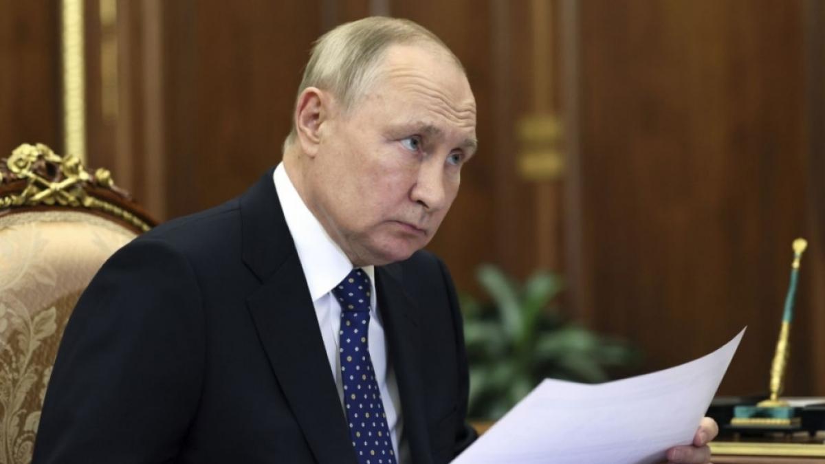 Die Nachrichten des Tages auf news.de:&nbsp;Wladimir Putin: Attentat bef&uuml;rchtet! Kreml-Tyrann bangt nach Cherson-Klatsche um sein Leben (Foto)
