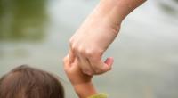 Für viele sind die Forderungen nach der Streichung des Elterngeldes unverständlich, denn es kann einen erheblichen Teil des Einkommens ausmachen.