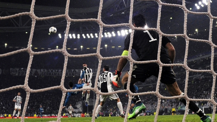 Mit einem spektakulären Fallrückzieher brachte Cristiano Ronaldo seinen Verein Real Madrid im Champions-League-Spiel gegen Juventus Turin in der 64. Minute 2:0 in Führung.