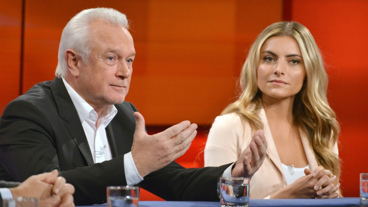 Beichte bei "Hart aber fair": Sophia Thomalla steht auf Wolfgang Kubicki (FDP). (Foto)