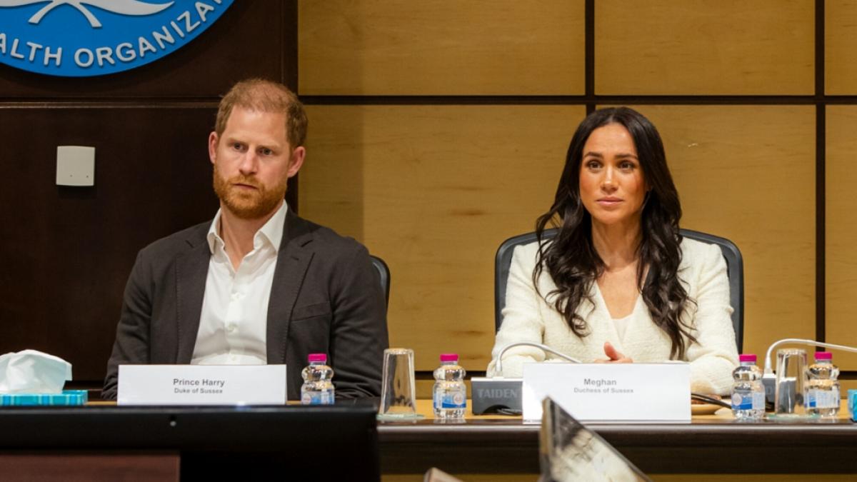 Prinz Harry und Meghan Markle sind auf dem Sprung nach Australien - nur im britischen K&ouml;nigshaus sto&szlig;en die Pl&auml;ne auf Desinteresse. (Foto)