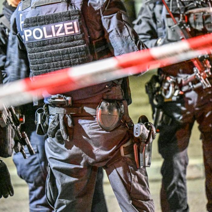 Ein Toter und zwei Verletzte nach Schüssen - Polizei ermittelt mit Hochdruck