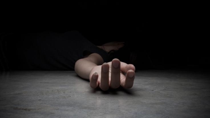 In Indien hat ein Mann ein 7 Jahre altes Mädchen entführt, vergewaltigt und anschließend getötet. (Symbolbild)