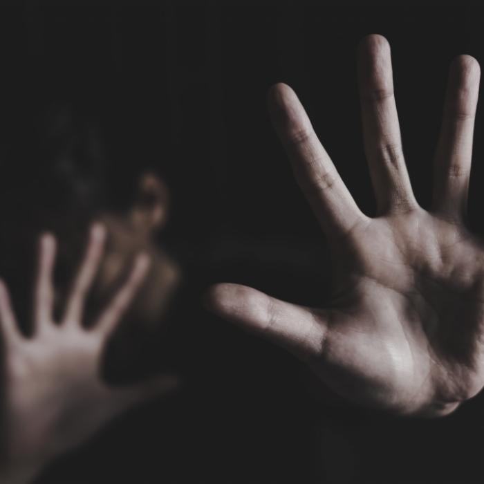 Neunjährige von Koranlehrer geschwängert - Mädchen muss Baby austragen
