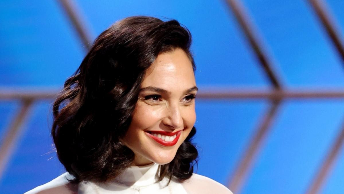 Schauspielerin Gal Gadot heizt ihren Fans im knappen Swimsuit ein. (Foto)