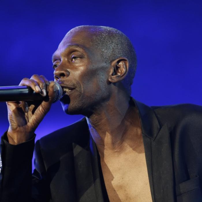 Schock zu Weihnachten! Faithless-Sänger mit 65 Jahren gestorben