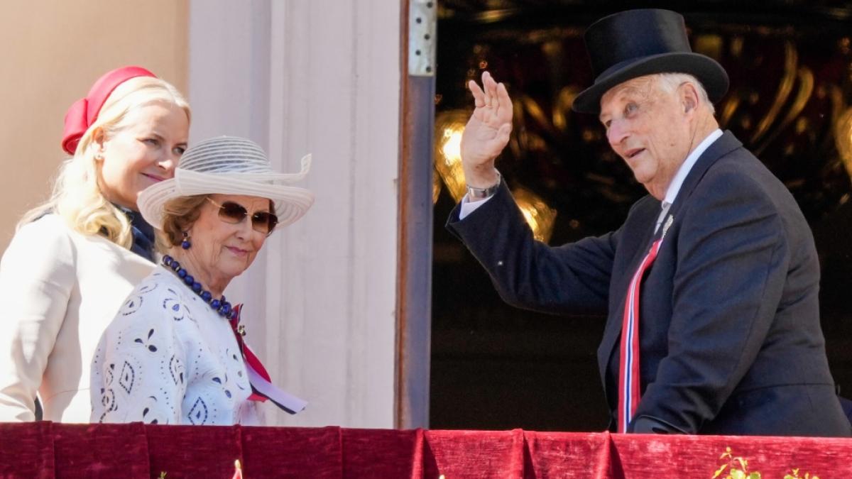 K&ouml;nig Harald V. von Norwegen und K&ouml;nigin Sonja m&uuml;ssen von einem langj&auml;hrigen Wegbegleiter Abschied nehmen: Johan Baumann ist mit 91 jahren gestorben. (Foto)