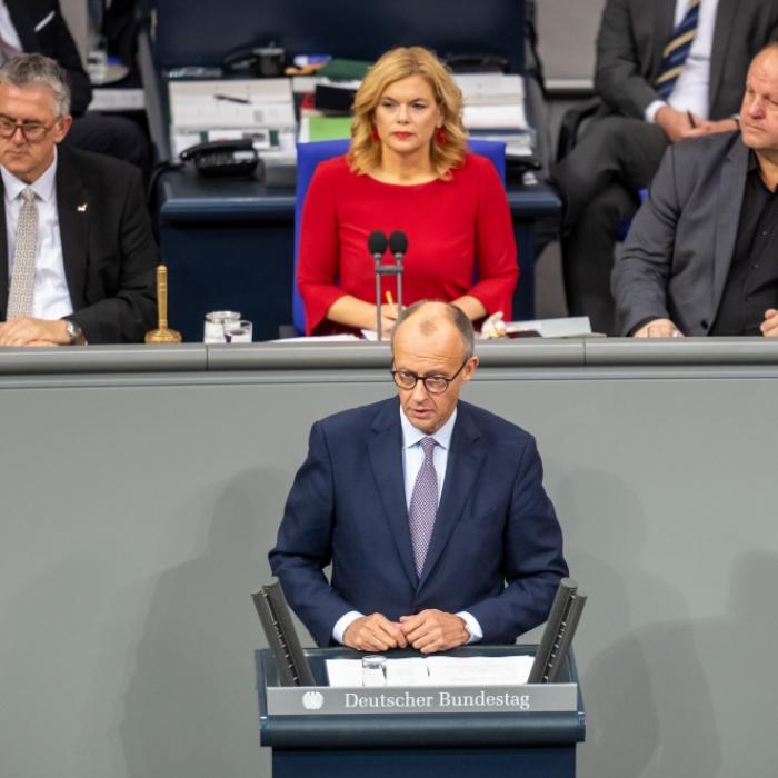 Bundestag verschärft Regeln – Pöbeleien und Fernbleiben werden teurer