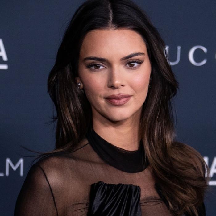 Sandig und sündig! Ihr Popo-Hammer macht Schwester Kylie sprachlos
