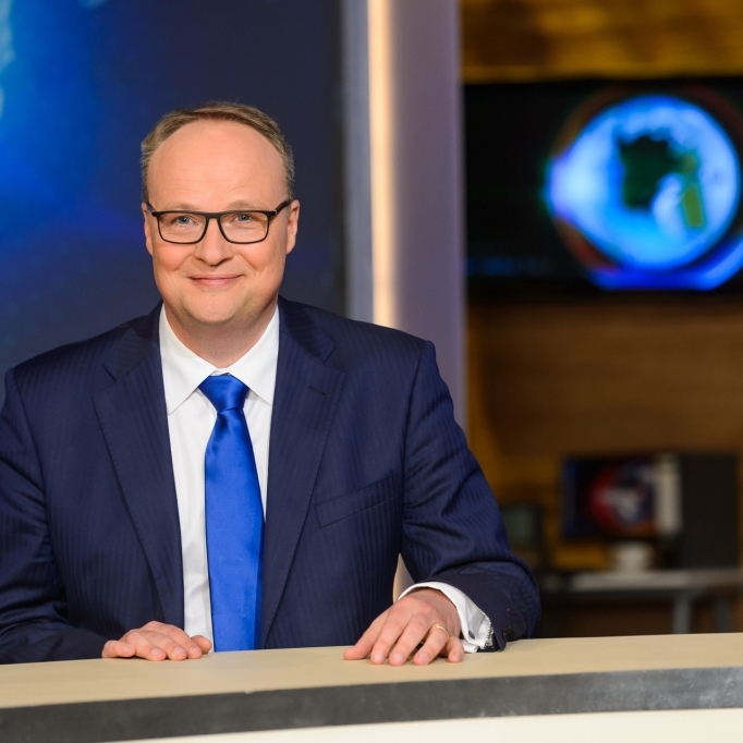 Oliver Welke nahm am Freitag DIESE Promis aufs Korn