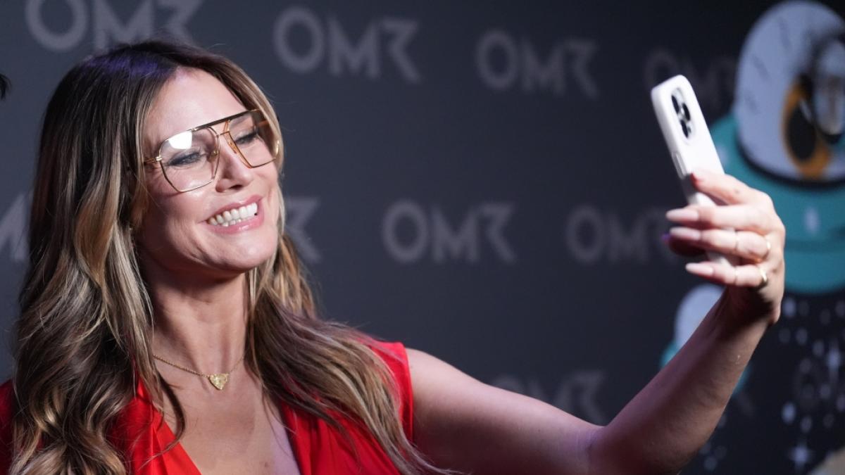 So sieht man sie selten: Heidi Klum (53) war im Mai 2026 erstmals als Business-Frau als Gast bei der Digitalmesse OMR in Hamburg. (Foto)