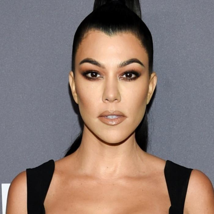 In diesem Mini-Bikini arbeitet Kourtney an ihrem Sommer-Look