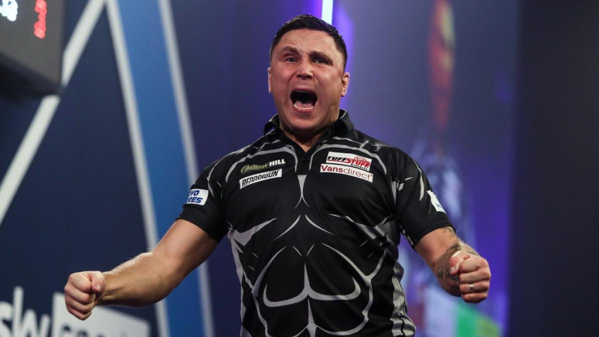 Der Waliser Gerwyn Price hat sich im Halbfinale der Darts-WM 2021 gegen Stephen Bunting durchgesetzt und sich damit den ersten WM-Final-Platz seiner PDC-Karriere erk&auml;mpft. (Foto)