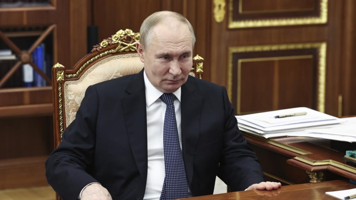 Wladimir Putin bereitet Schulkinder auf einen m&ouml;glichen Dritten Weltkrieg vor. (Foto)