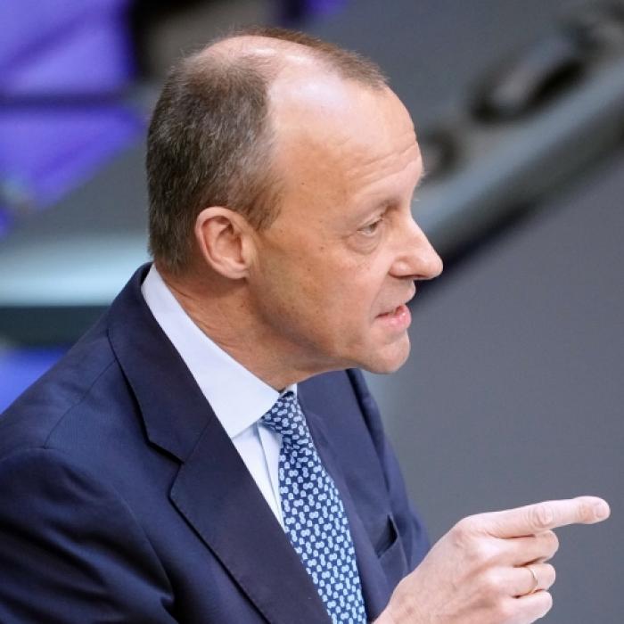 Dieser Politiker zieht an ihnen vorbei