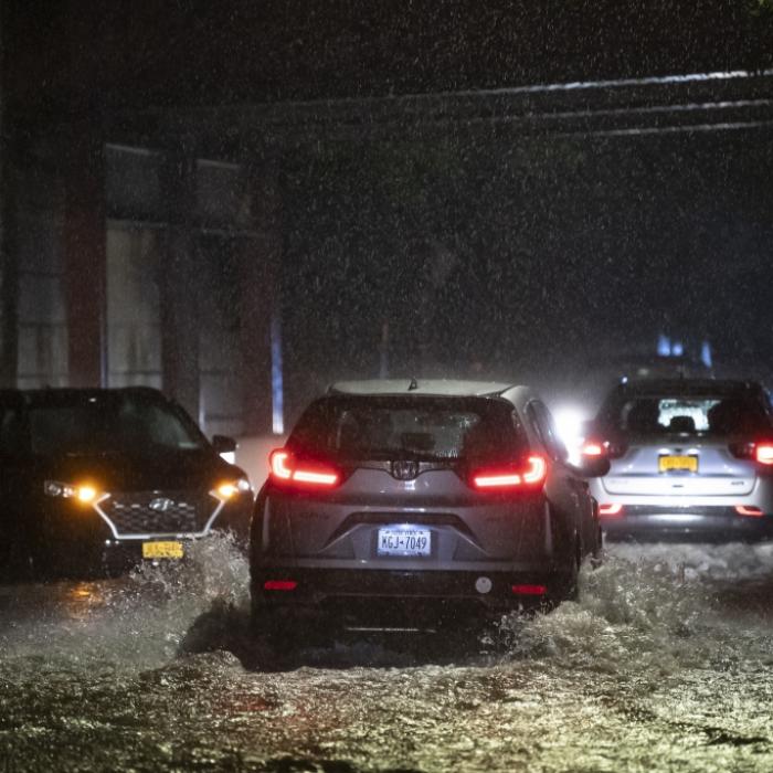 Mindestens 7 Tote, Straßen komplett geflutet! Horror-Videos aus New York