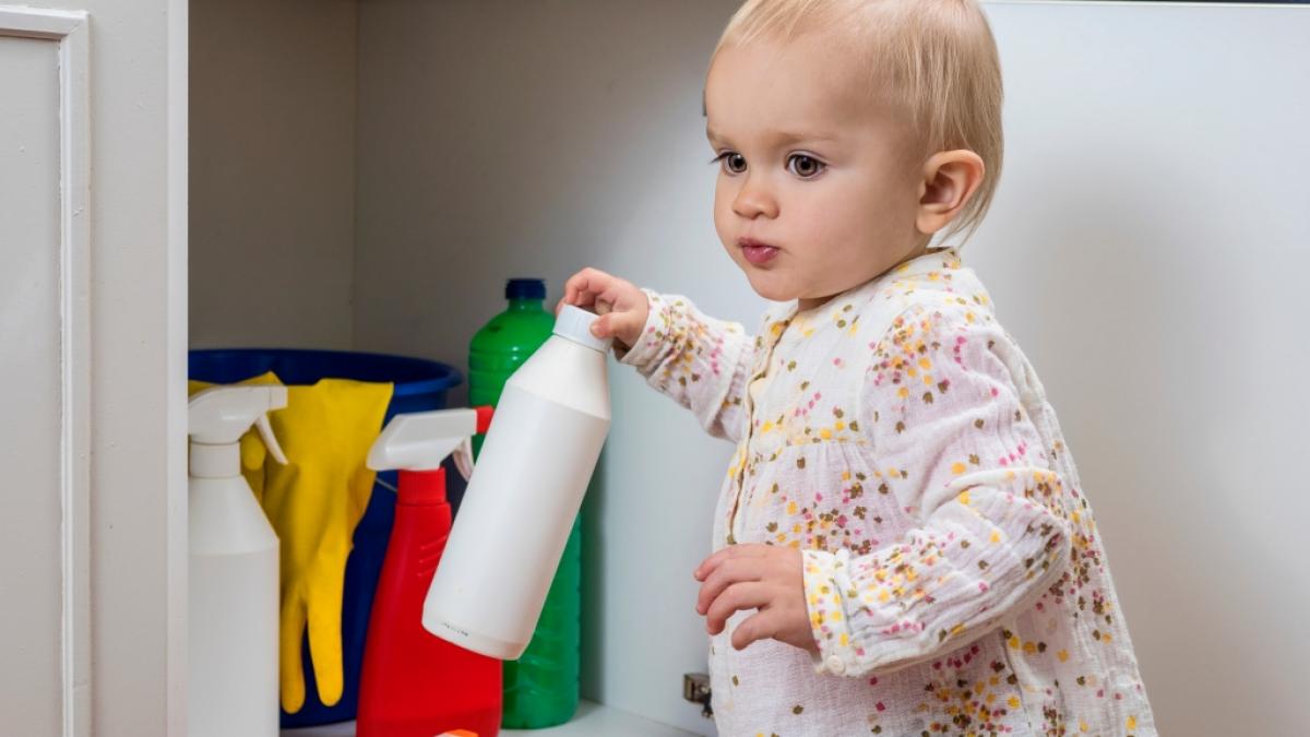 Putzmittel k&ouml;nnen f&uuml;r Kleinkinder eine Gefahr darstellen. (Symbolfoto) (Foto)