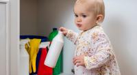 Putzmittel können für Kleinkinder eine Gefahr darstellen. (Symbolfoto)