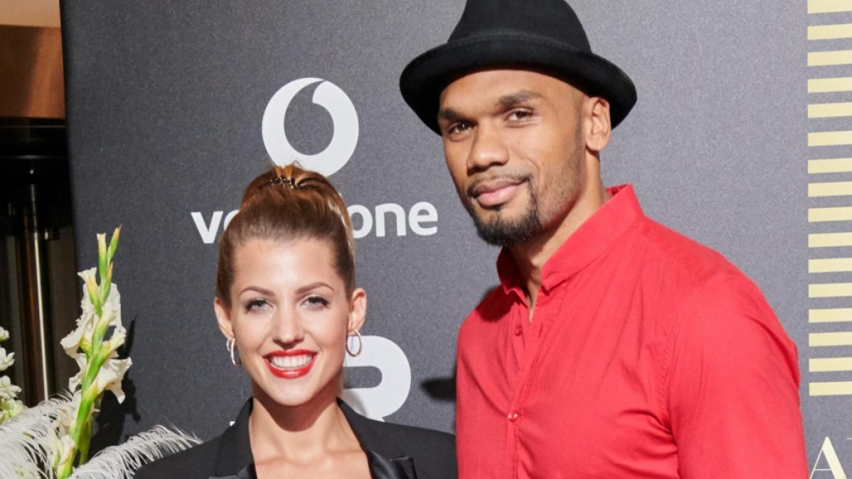 Sarah Harrison und ihr Mann Dominic Harrison. (Foto)