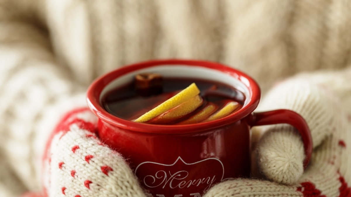 Gl&uuml;hwein w&auml;rmt von au&szlig;en und von innen, oder? (Foto)
