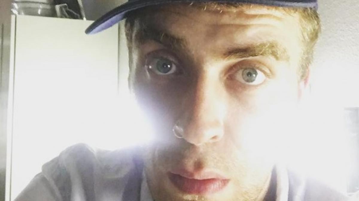 Dieses Selfie hat Enrique Fi&szlig; auf seinem &ouml;ffentlichen Instagram-Kanal gepostet - dazu ein Verweis auf seine Rolle im St&uuml;ck "paradies spielen" im Theater Erlangen. (Foto)