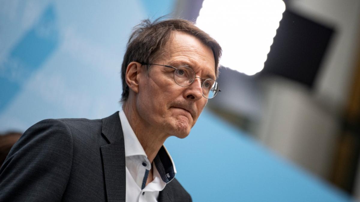 Bundesgesundheitsminister Karl Lauterbach ist positiv auf das Coronavirus getestet worden. (Foto)