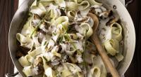 Bandnudeln mit Pilzen in Pfeffersoße