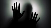 Ein Mann soll eine Frau vergewaltigt und getötet haben.