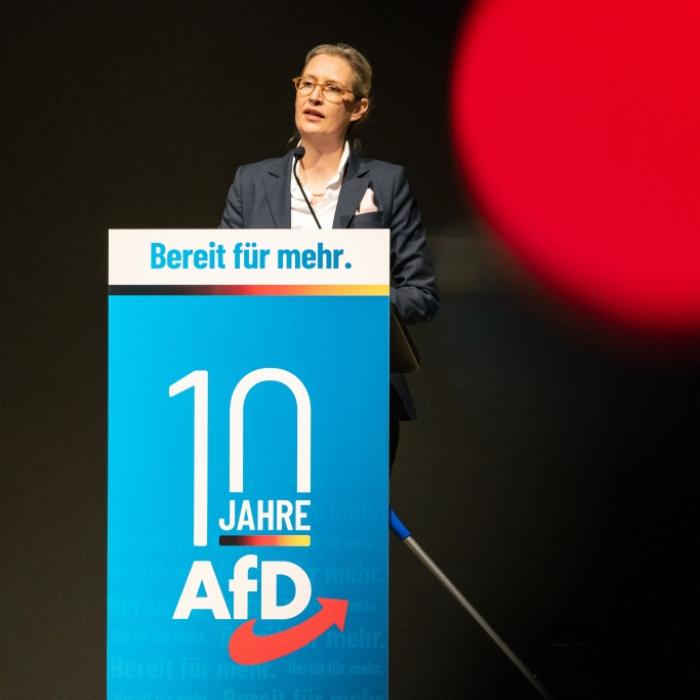 Sinkflug der Grünen geht weiter - AfD klettert auf 18 Prozent