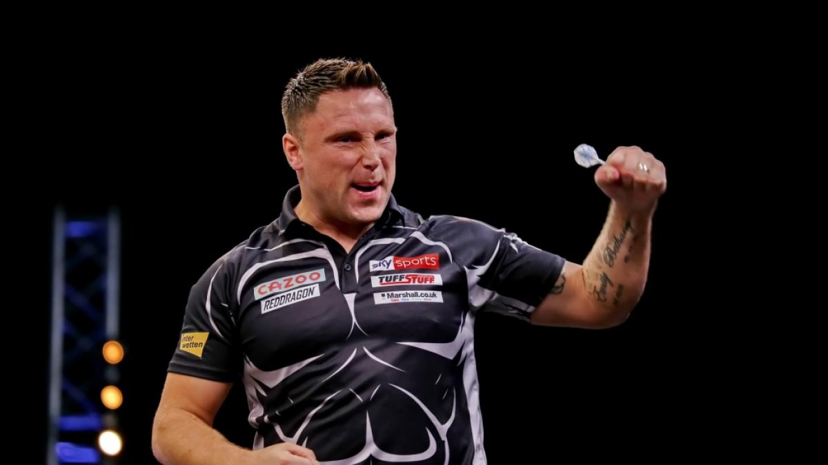 Der amtierende PDC-Weltmeister Gerwyn Price trifft im Halbfinale des Grand Slam of Darts auf James "The Machine" Wade. (Foto)